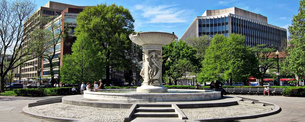 Dupont Circle, Washington: Chess Tables, Embassy Row and a Neighbourhood That Reads Late