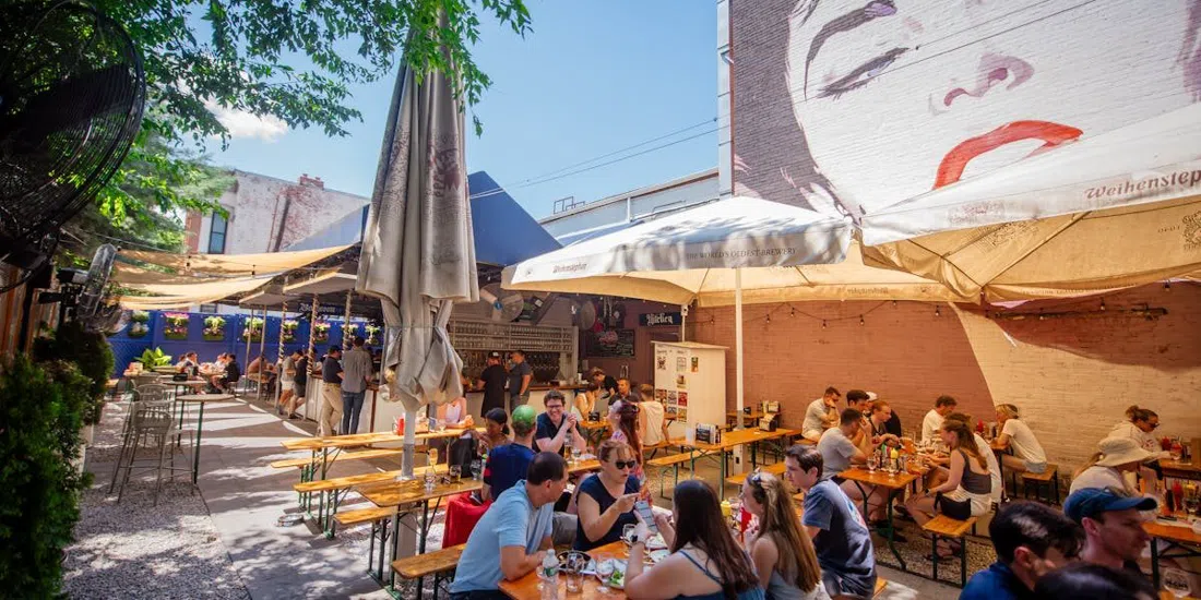 Dacha Beer Garden (Shaw), Washington